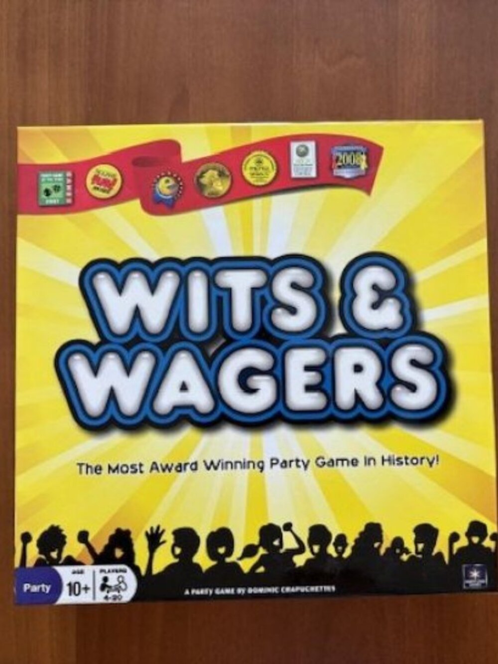 Wits & Wagers Family Trivia Game - Ages 10 and Up (2009 Edition)